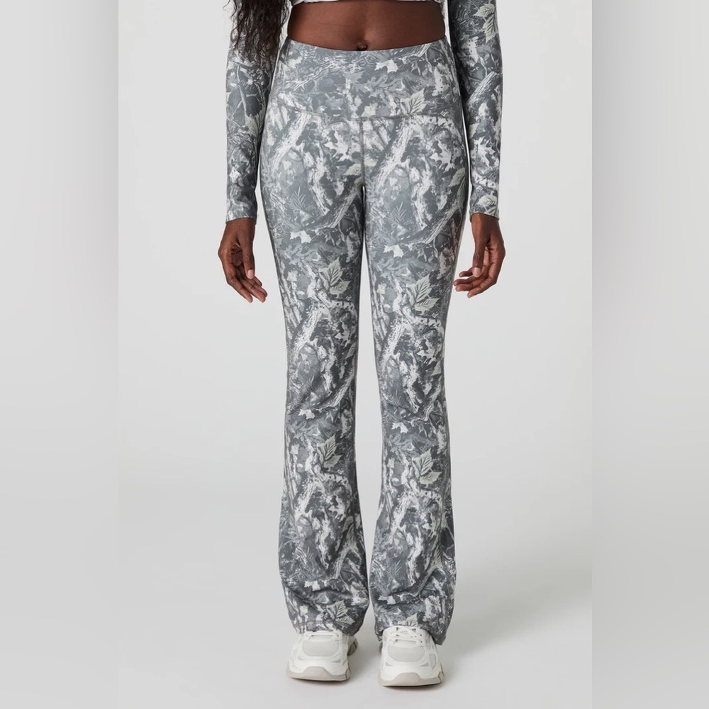 SWS Athletics Size M, Women's Camouflage Patterned Flared Leg Pants, Stretchy
